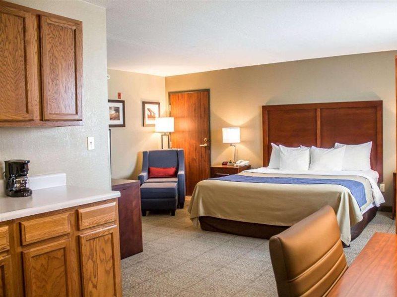Comfort Inn&Suites Fremont Extérieur photo