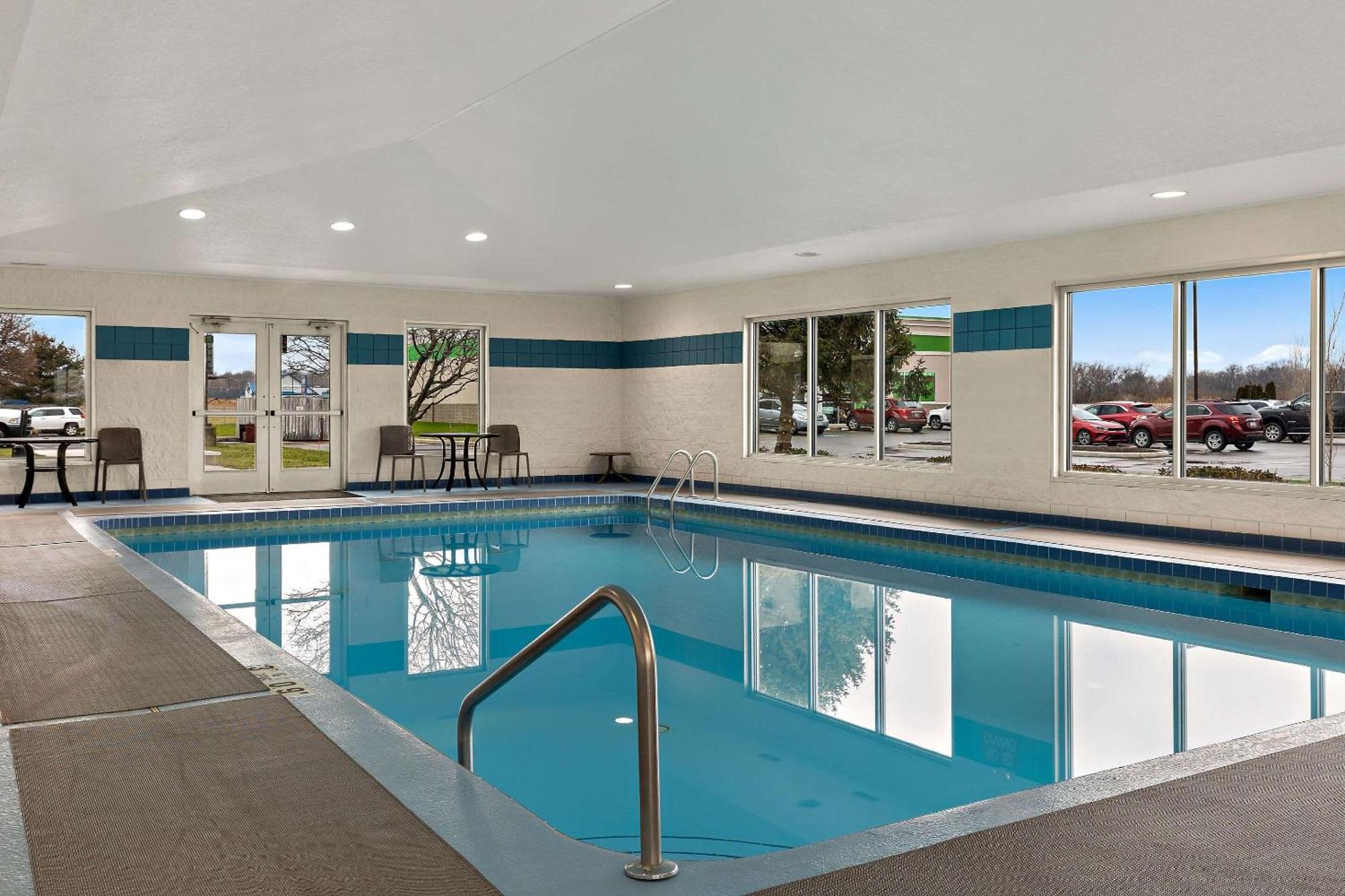 Comfort Inn&Suites Fremont Extérieur photo